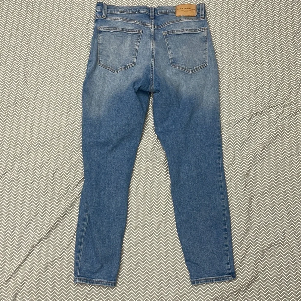 Lucky brand distressed denim jeans